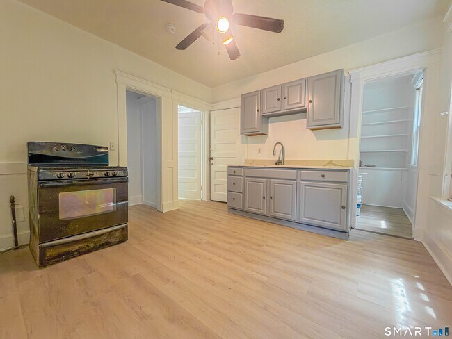 Building Photo - 445 Dixwell Ave