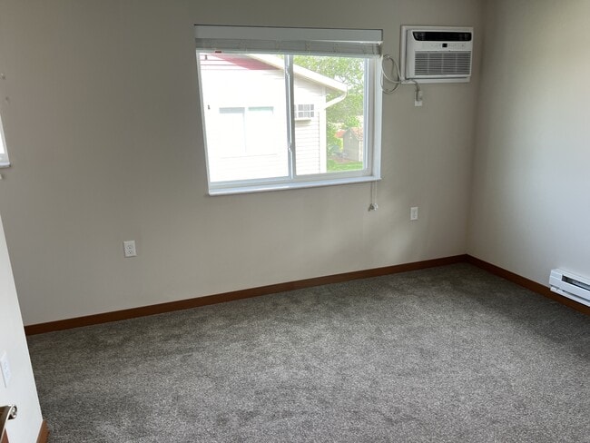 Building Photo - 1249 Salem Dr