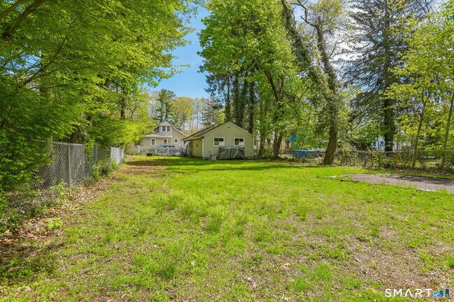 Building Photo - 1572 Whitney Ave