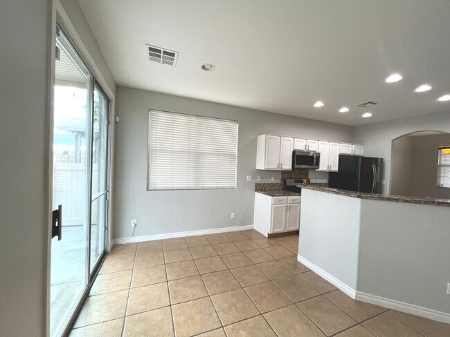 Building Photo - 1847 sq ft, 2 story, 4 Bedroom, 2 1/2 bath, 2 Car Garage home in the Vibrant city of Las Vegas.