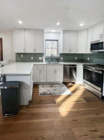 Building Photo - 547 Tall Pines Dr