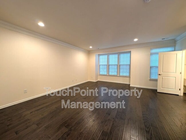 Building Photo - 4061 Zilker Park Dr