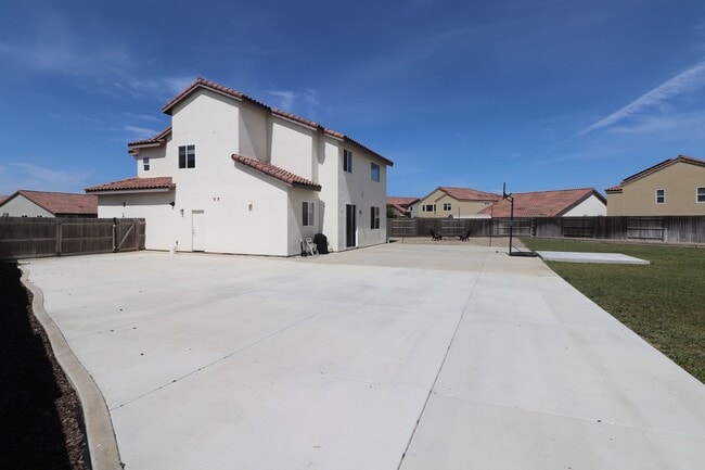 Building Photo - Great Pasadera Home