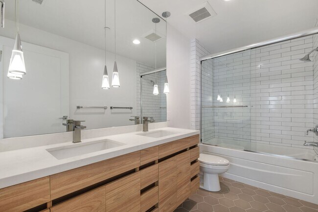 Building Photo - 2700 Manhattan Ave