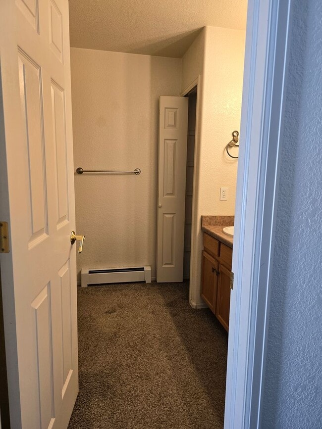 Building Photo - Nestled 3 bedroom, 2 bathroom in Fruitvale area