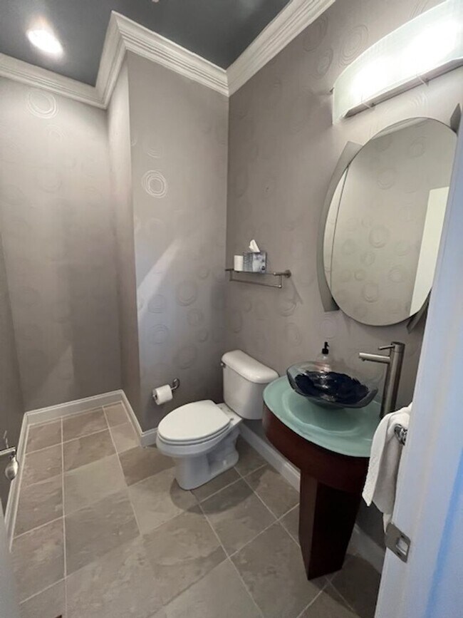 Building Photo - Welcome to Elegant Living in the Charming ...