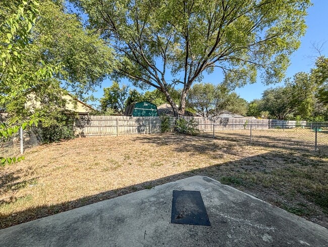 Building Photo - 607 Frostwood Dr