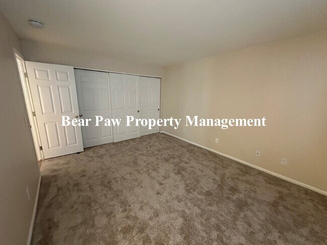 Building Photo - "Great  2-Bed, 2-Bath Condo Genesee"
