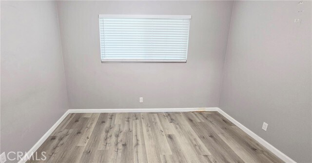 Building Photo - 10527 Western Ave