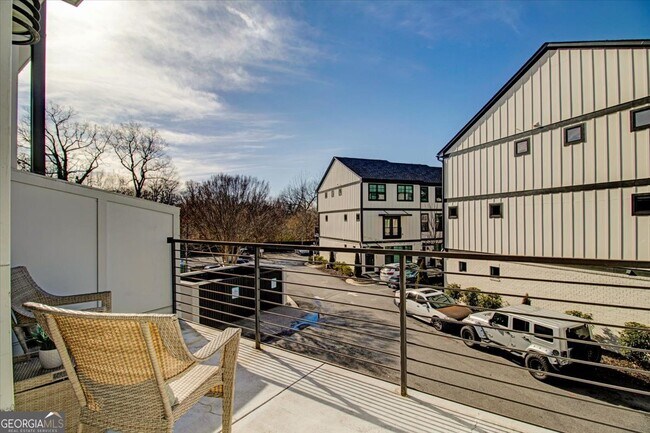 Building Photo - 2030 Main St NW