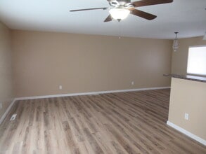 Building Photo - 1410 Auburn Dr