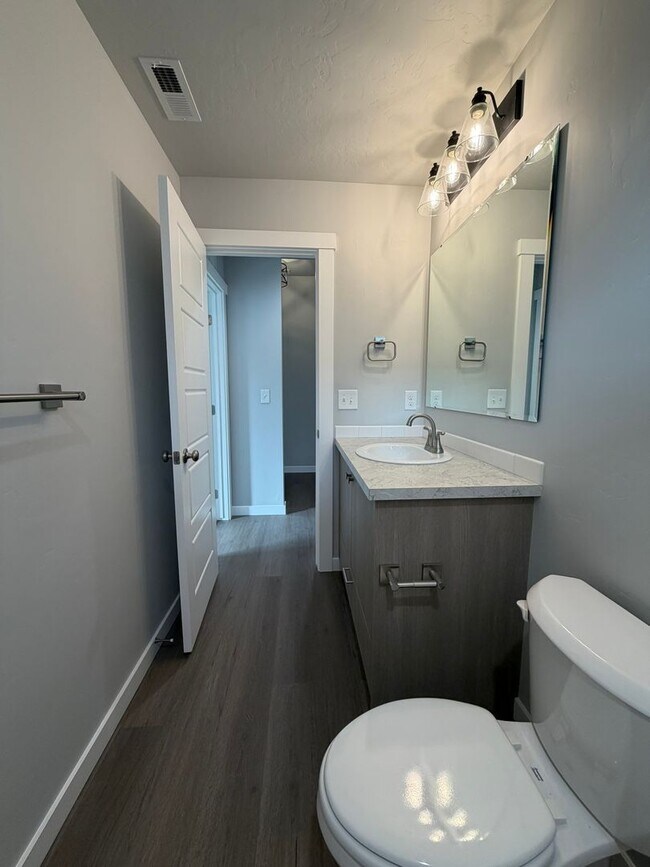 Building Photo - Move-In Special! Brand new 3 bed 2 bath home with bonus room, located in Meridian just off McMill...