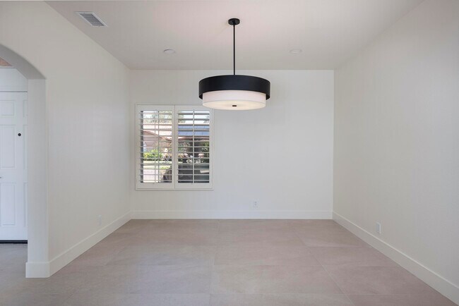 Building Photo - 28 Park Mirage Ln