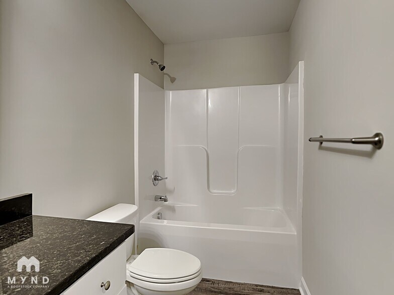 Building Photo - 782 Skyland Dr