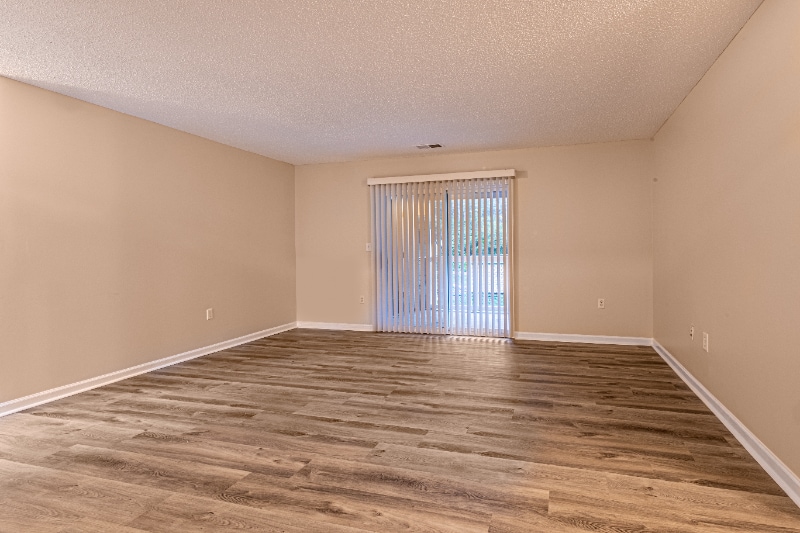 Building Photo - 585 Franklin Grove Church Rd