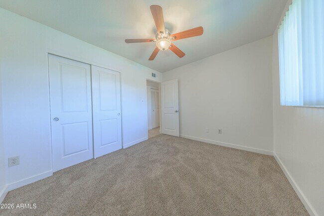 Building Photo - 4558 N 15th Ave
