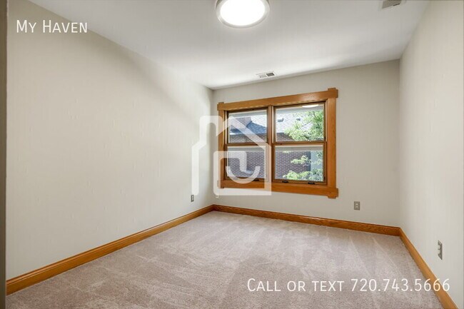 Building Photo - 1121 S Williams St