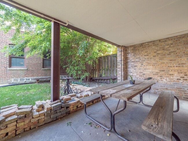 Building Photo - 7372 N Winchester Ave