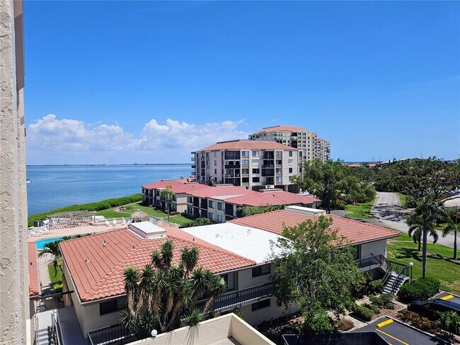 Building Photo - 6218 Palma Del Mar Blvd S