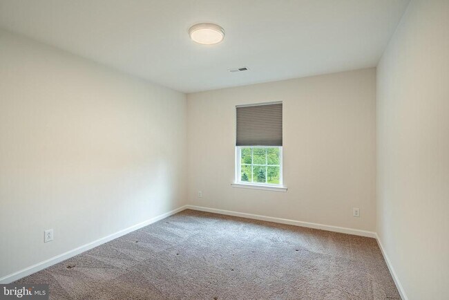 Building Photo - 720 Sun Valley Ct