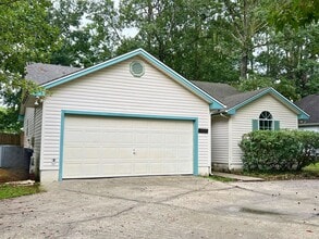 Building Photo - 3/2 in Sugarmill with pool access!