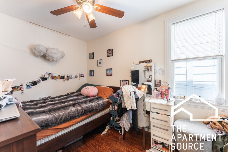 Building Photo - 3047 N Kimball Ave