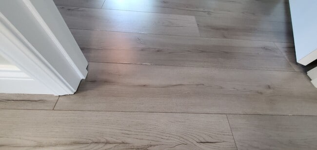 Building Photo - Extraordinary Townhome in Carbondale's South West