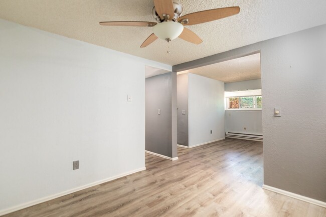 Building Photo - Modern 1-Bedroom Condo in Cottonwood Villa...