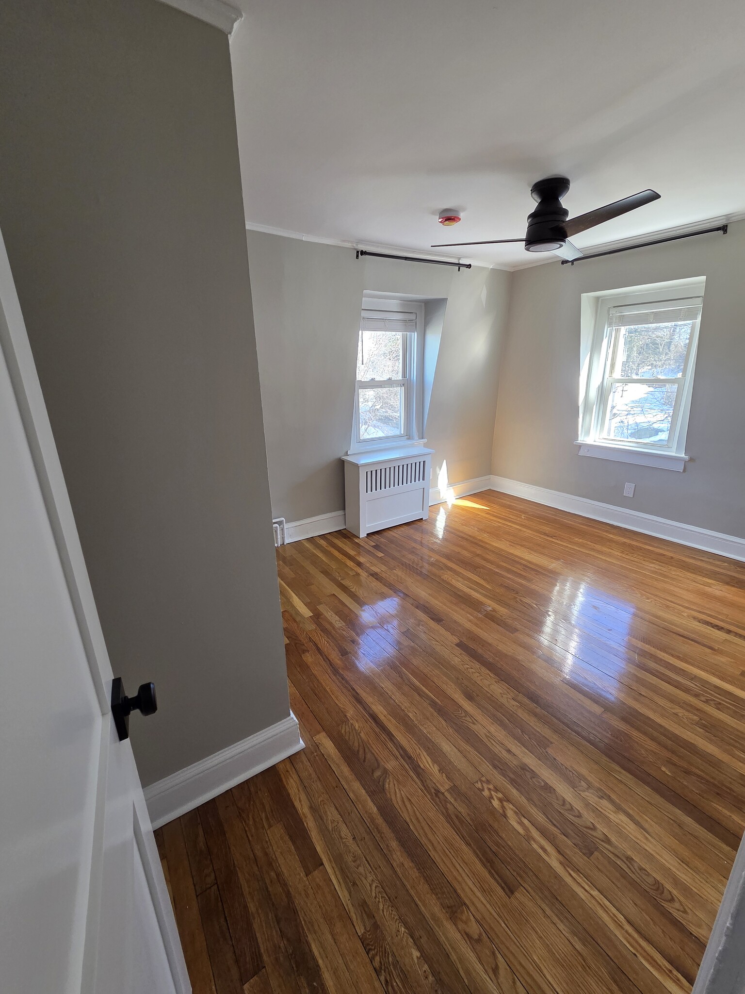 Building Photo - 1097 Boston Post Rd