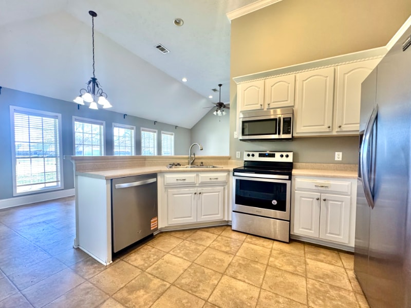 Building Photo - 54 Lawrence Rd