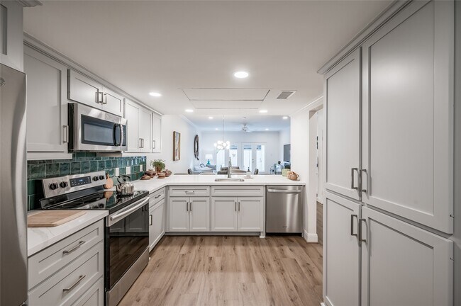 Building Photo - 14723 Barryknoll Ln