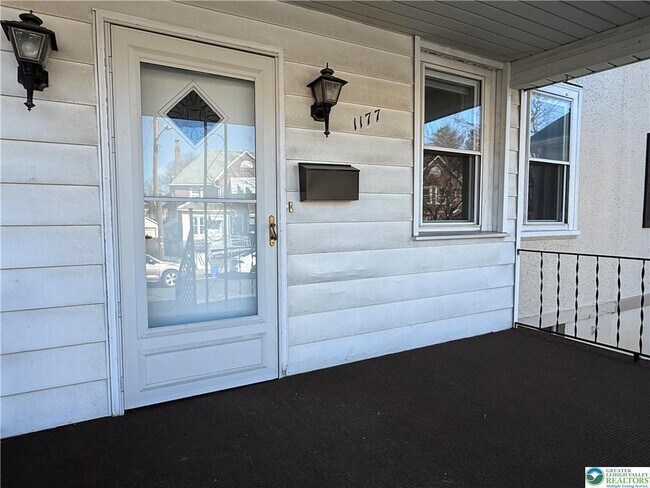 Building Photo - 1177 Arcadia St