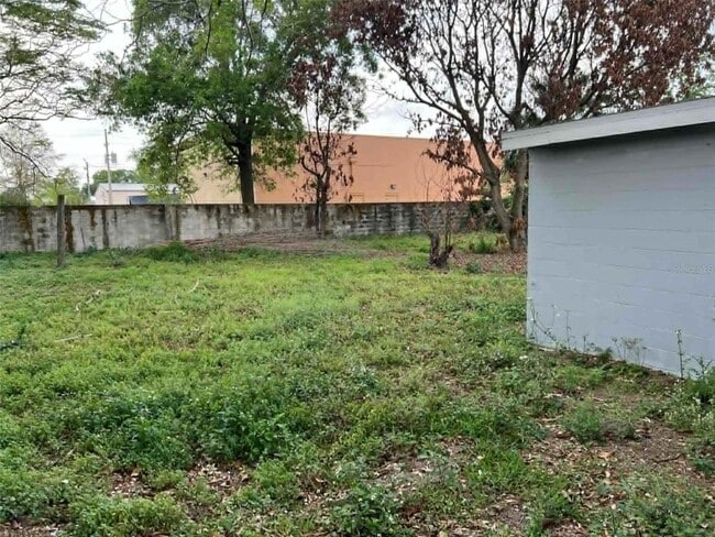 Building Photo - 682 Walkup Dr