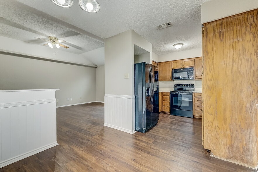 Building Photo - 1228 Nelson Pl
