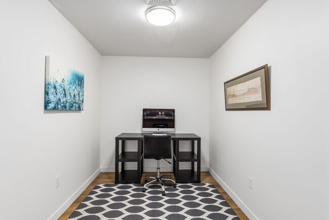 Building Photo - 1310 NW Naito Pky