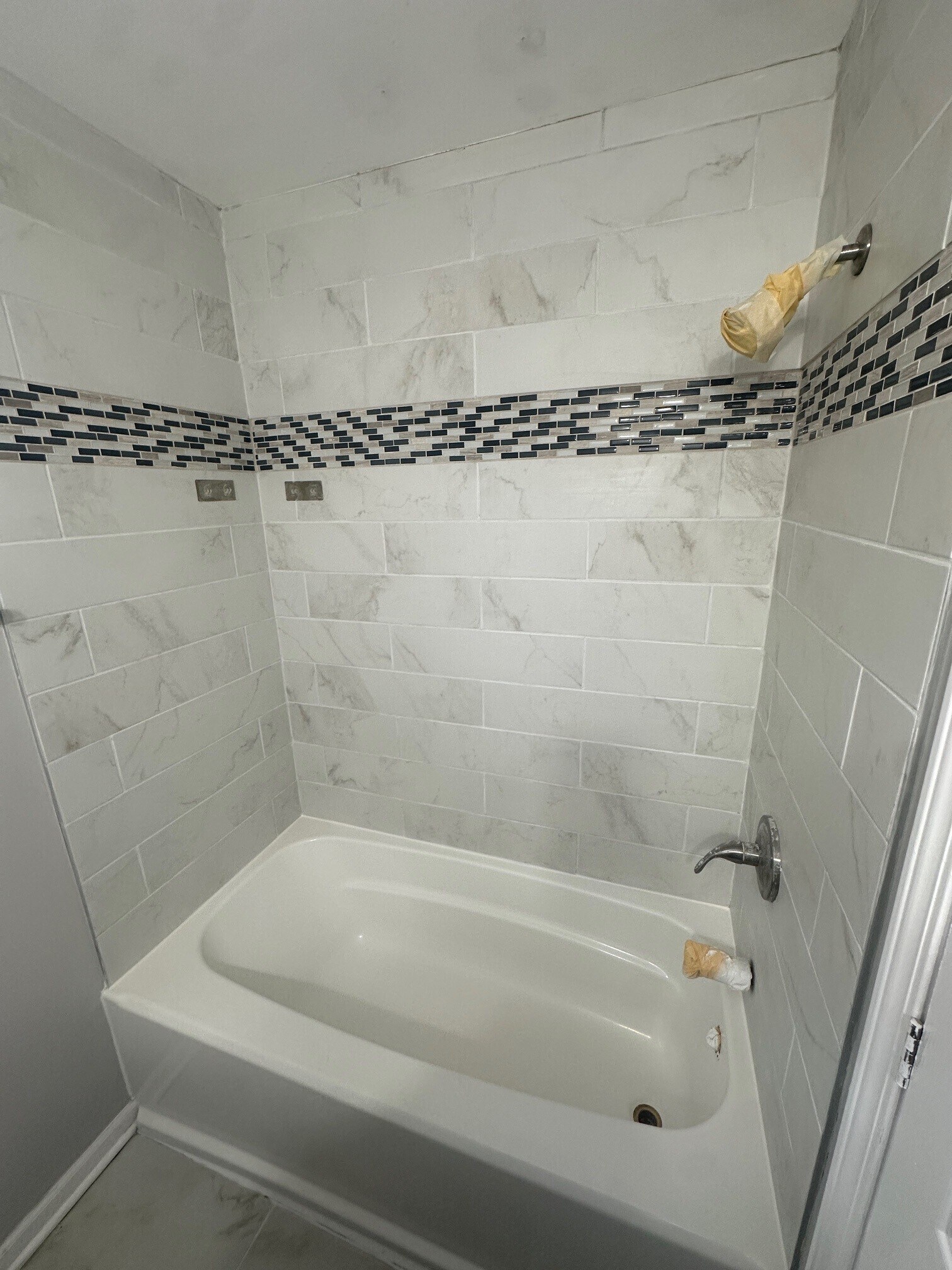 Full bath - main level - 11350 S Aberdeen St