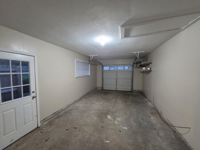 Building Photo - 805 Lamar St