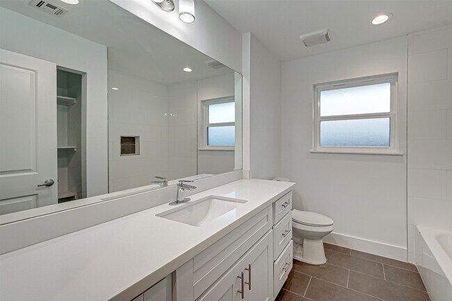 Building Photo - 5007 Cheena Dr
