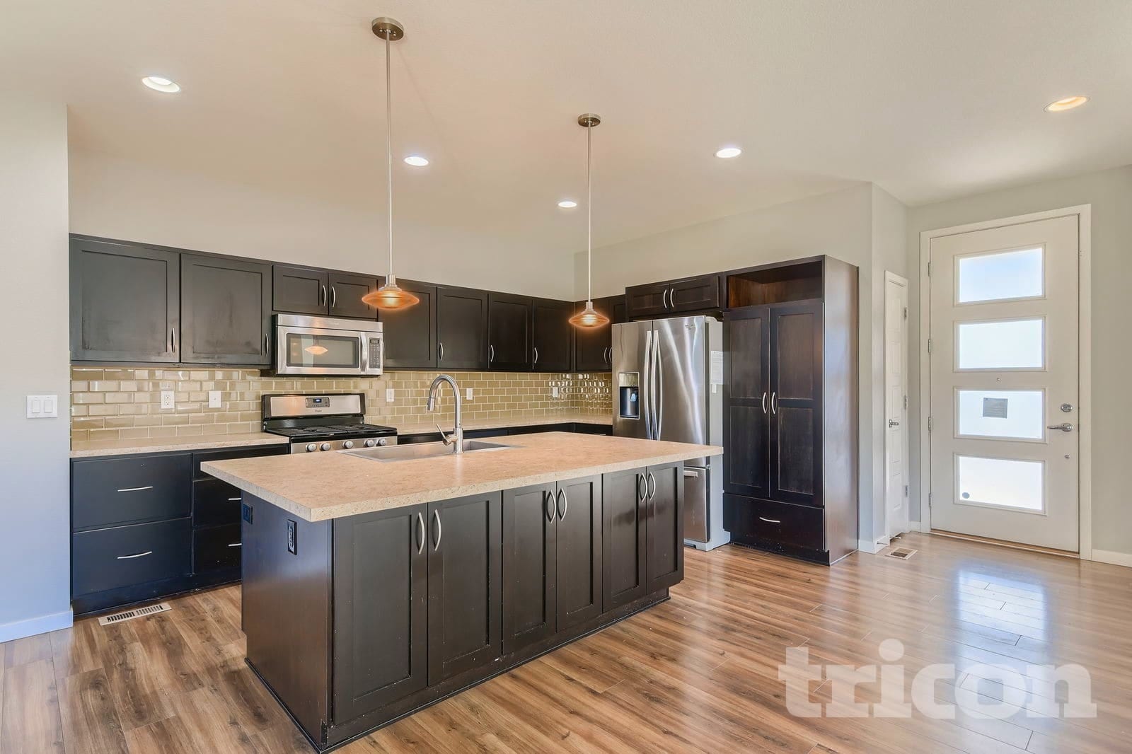 Building Photo - 10239 Southlawn Cir