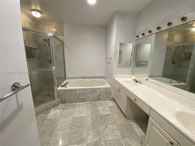 Building Photo - 3640 Yacht Club Dr