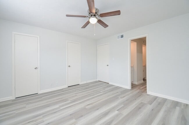 Building Photo - 8101 Amelia Rd