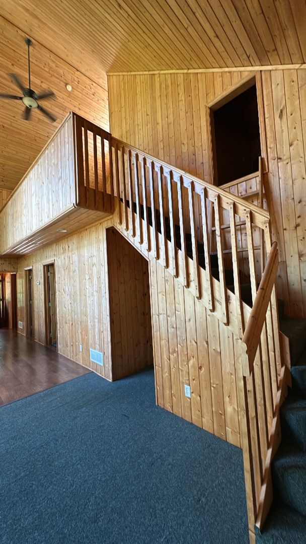Building Photo - 3 Bedroom Plus loft, 1-3/4 Bathrooms Home in Brainerd, MN on Lake Hartley