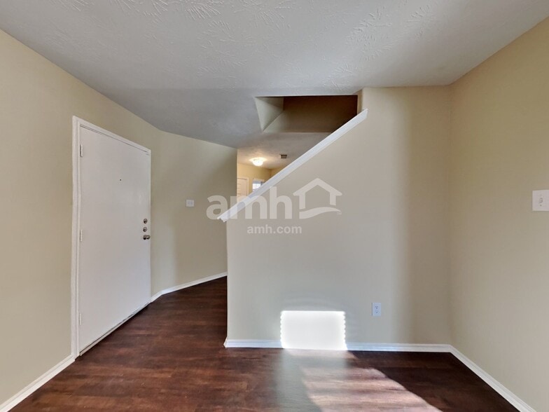 Building Photo - 4418 Sprangletop Ave