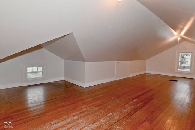 Building Photo - 3928 N Kenwood Ave