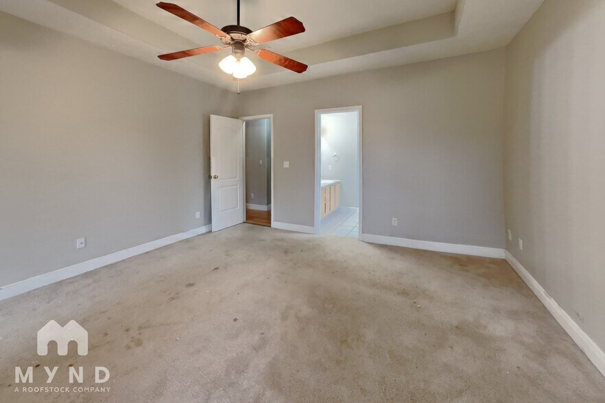 Building Photo - 5651 N 13th Ave