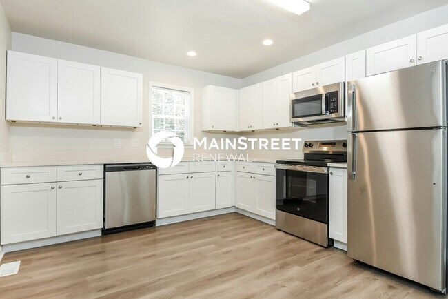 Building Photo - 3 Bedroom Pet-Friendly Home in WINSTON SAL...