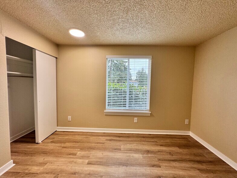 Building Photo - 5026 S 58th St