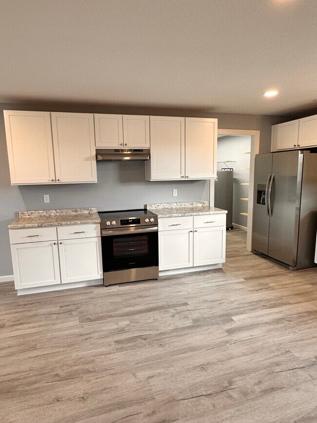 Building Photo - Brooks Street Quadplex - Fyffe