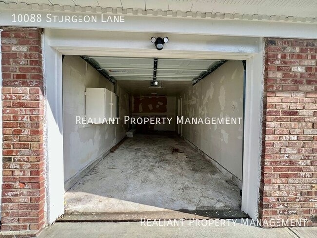 Building Photo - 10088 Sturgeon Ln