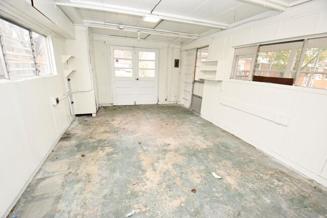 Building Photo - Inground swimming pool, 3 bedroom 1.5 bath home in South Bend IN